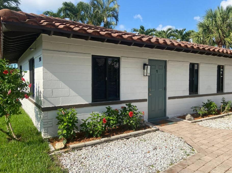 Only Two Blocks To Sand! 1St Floor Beach Hacienda Pompano Beach Exterior photo
